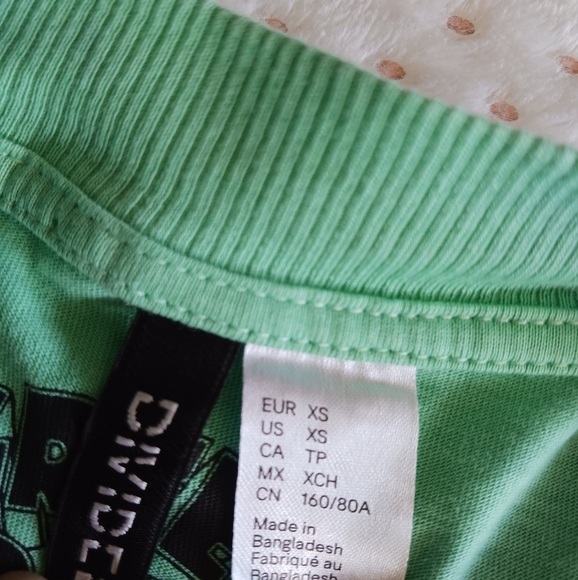 Tie dye Green day band T-shirt by divided. tag reads small, but fits bigger! - Picture 2 of 9